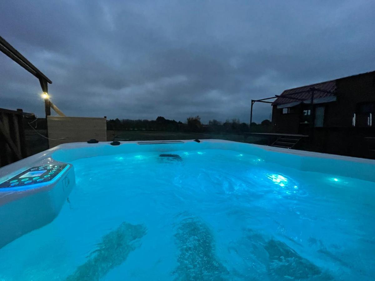 Myinsolite - Tiny-House, Jacuzzi, Brasero, Piscine إج مورت المظهر الخارجي الصورة