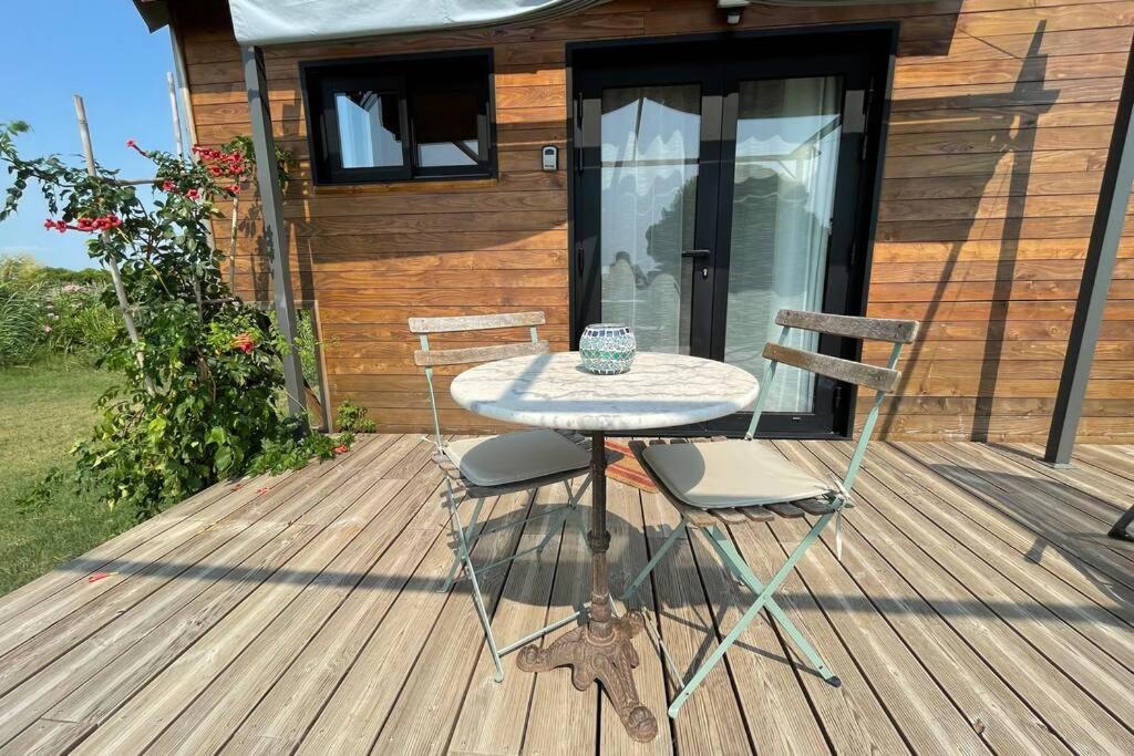 Myinsolite - Tiny-House, Jacuzzi, Brasero, Piscine إج مورت المظهر الخارجي الصورة