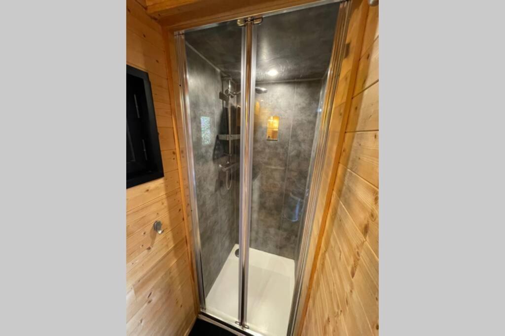 Myinsolite - Tiny-House, Jacuzzi, Brasero, Piscine إج مورت المظهر الخارجي الصورة
